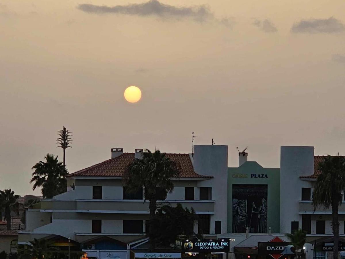 Soleil Beach House Santa Maria Bagian luar foto